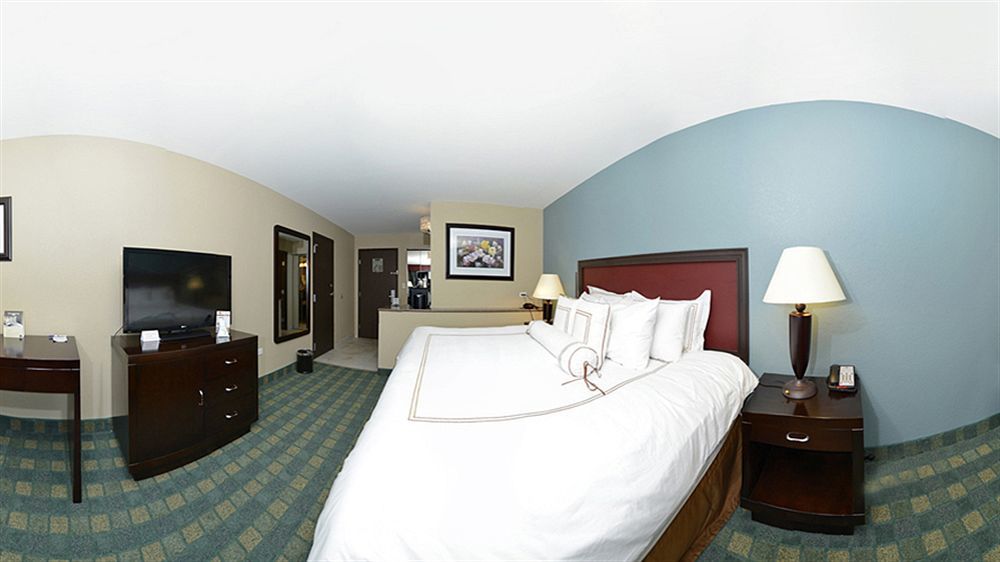 Causeway Bay Hotel Lansing Exterior photo