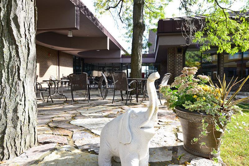 Causeway Bay Hotel Lansing Restaurant photo