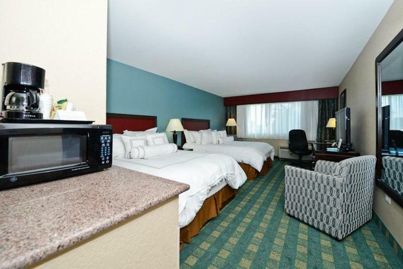 Causeway Bay Hotel Lansing Exterior photo